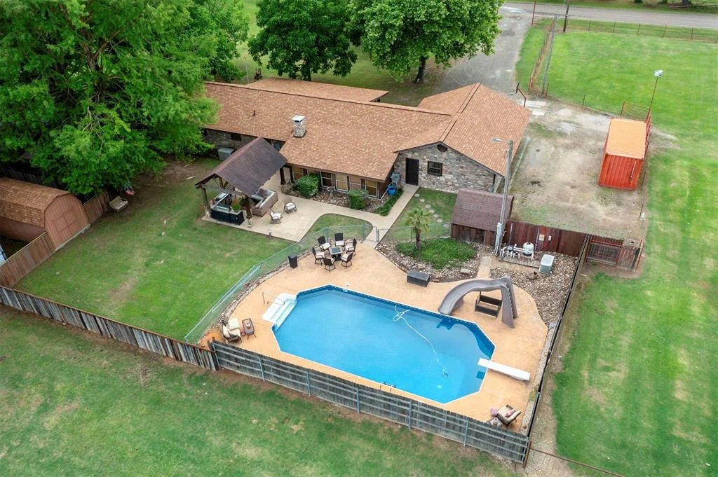 Photo of 2352 Pollard Road