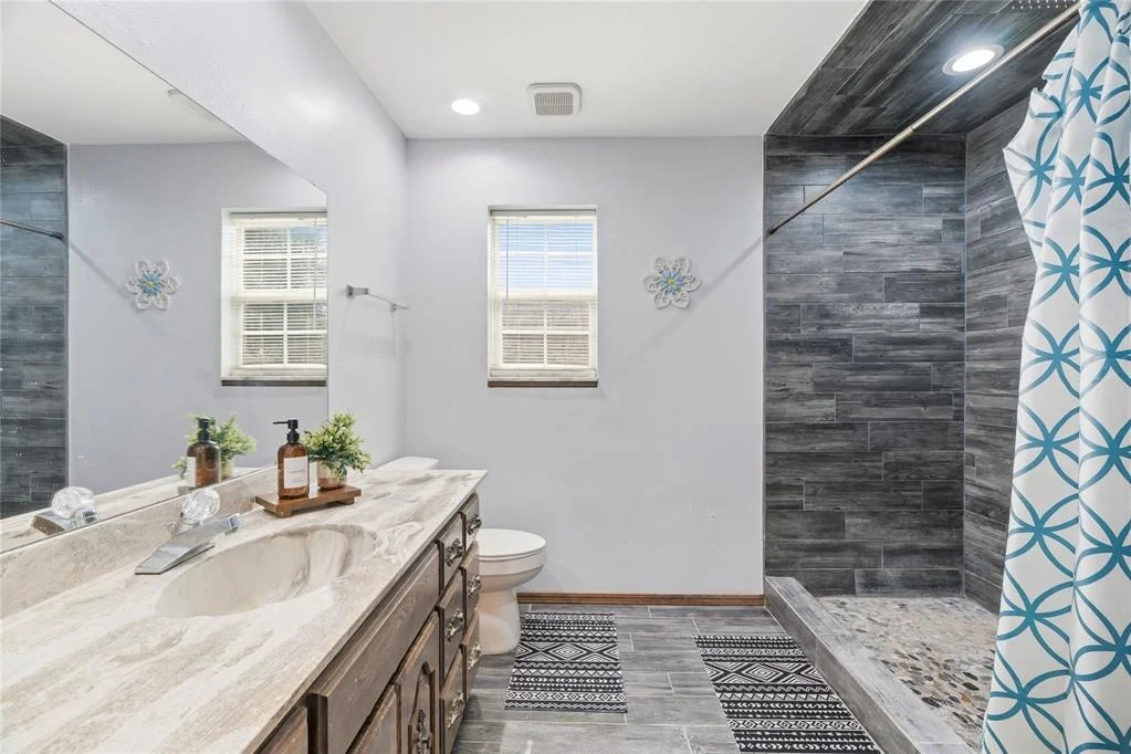 Photo of 537 Sunset Drive