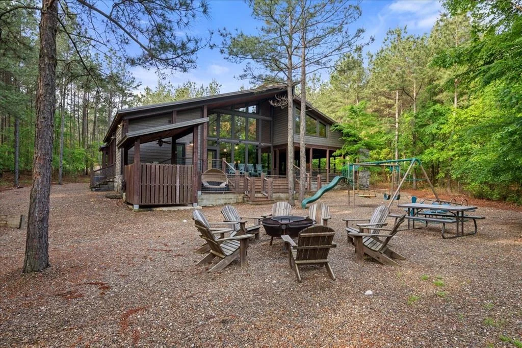 Photo of 653 Lost Cedar Trail