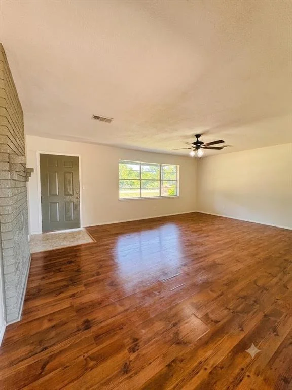 Photo of 312 E Meadowview Lane