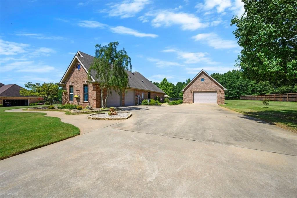 Photo of 803 Oak Brook Drive