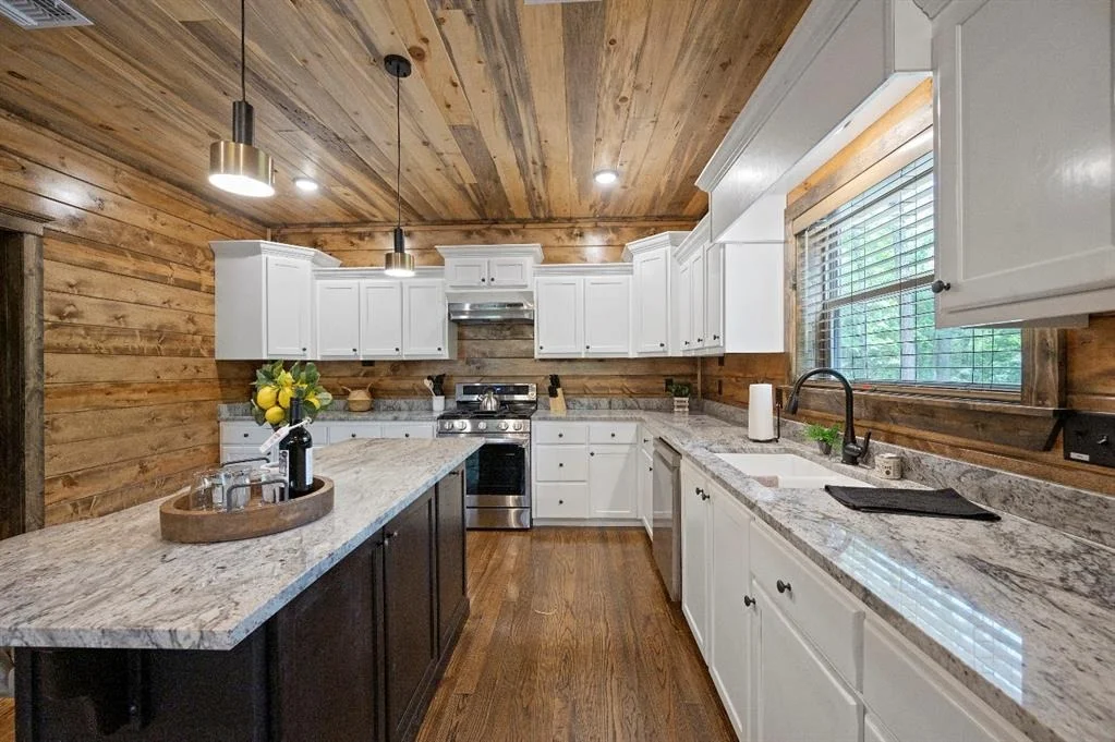 Photo of 123 KING PINE Lane
