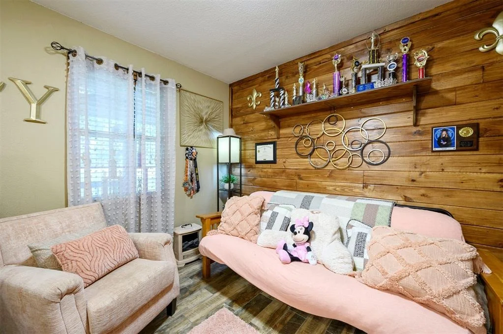 Photo of 2352 Pollard Road