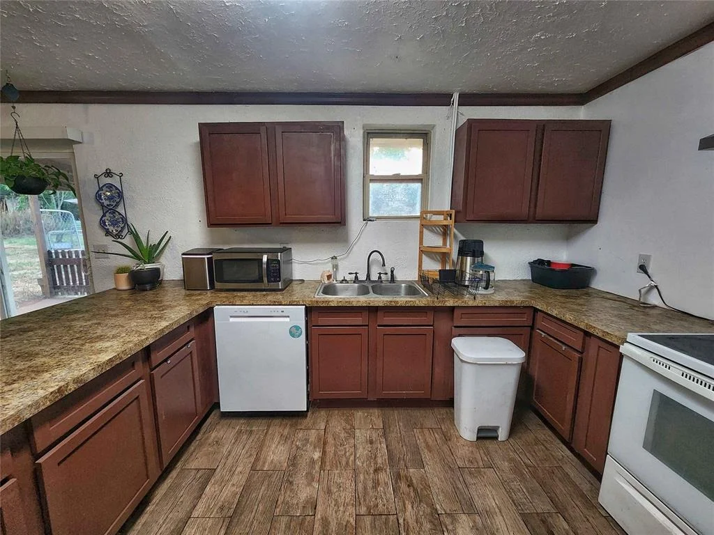 Photo of 30581 Parkwood Road