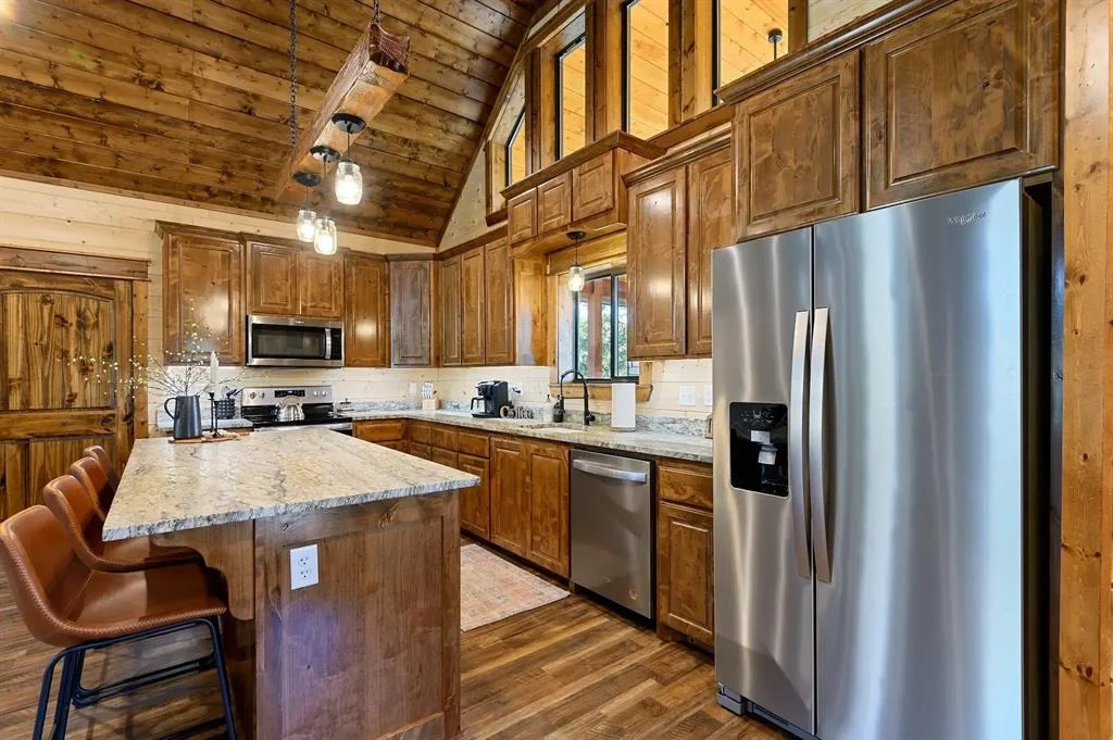Photo of 772 Hickory Post Road