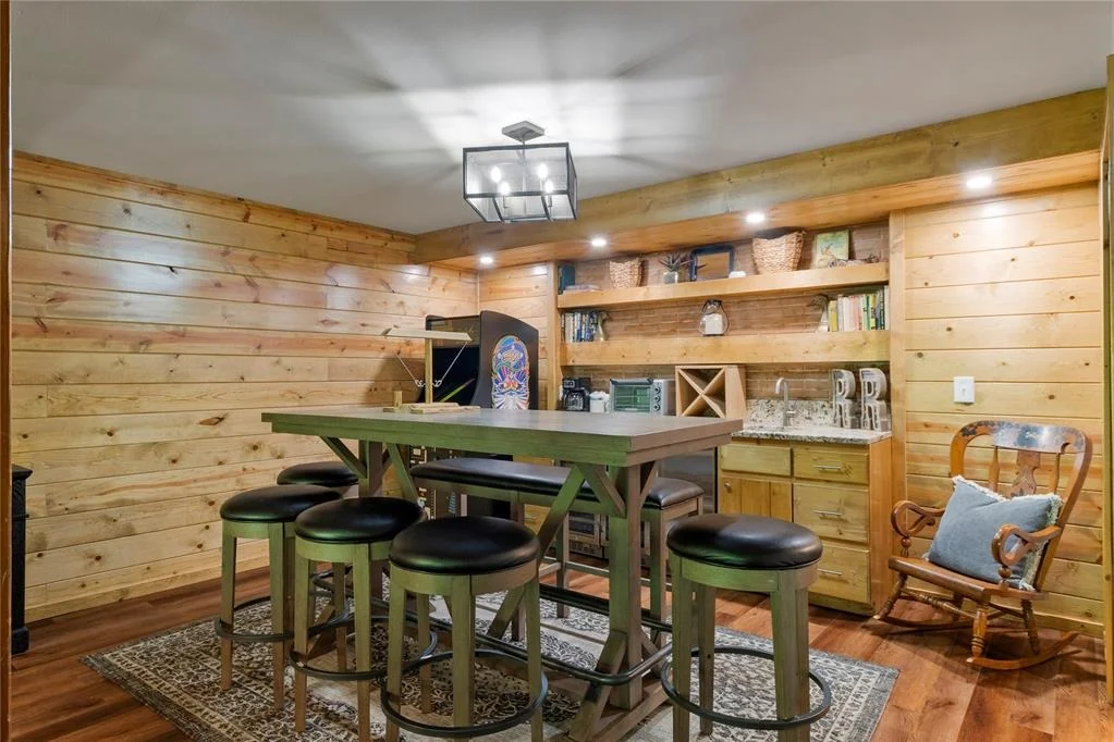 Photo of 868 Red Fox Road
