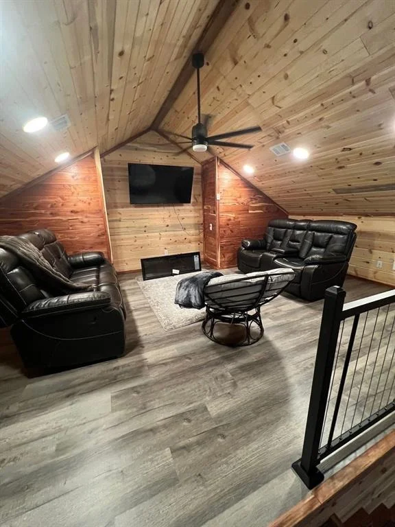 Photo of 915 Riverview Road