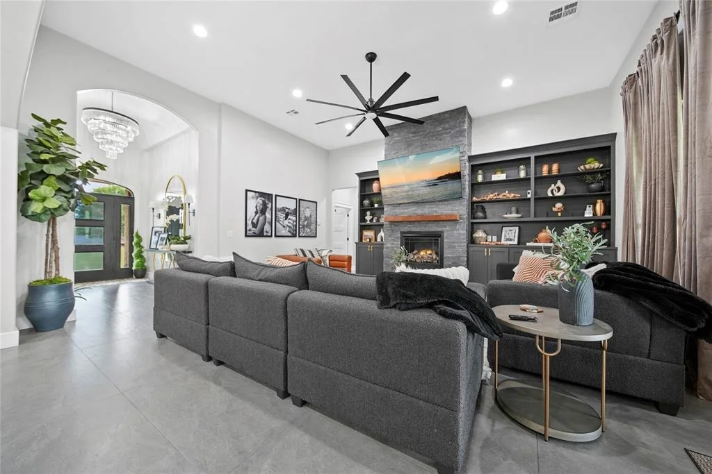 Photo of 416094 E 1170 Road