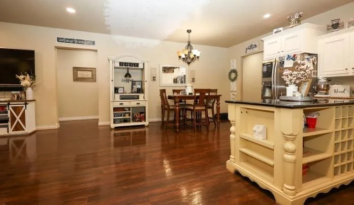 Photo of 27059 Whispering Oaks Drive