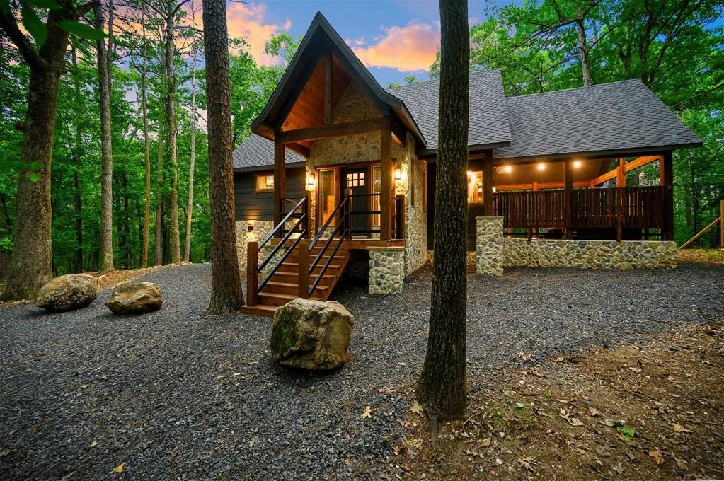 Photo of 667 Chinook Road