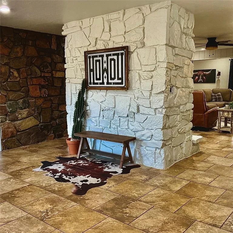 Photo of 868 N Living Land Road