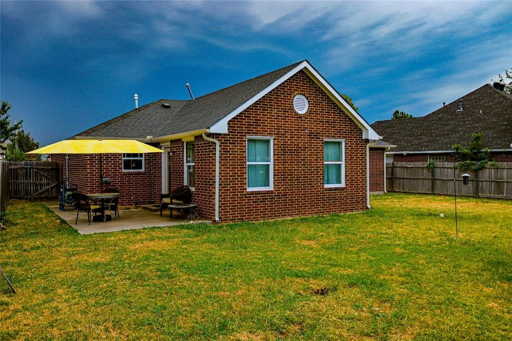 Photo of 916 N Windermere Drive
