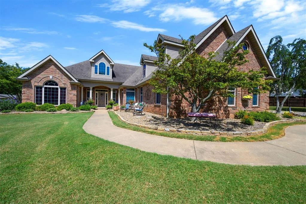 Photo of 803 Oak Brook Drive