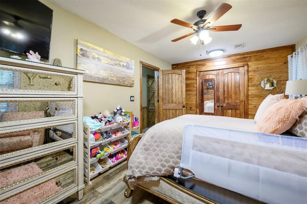 Photo of 2352 Pollard Road