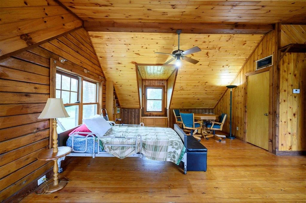 Photo of 1037 River Bluff Road
