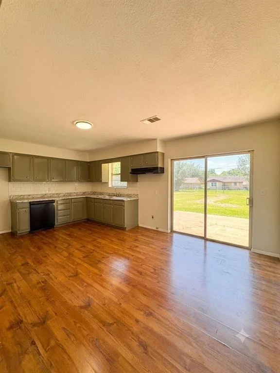 Photo of 312 E Meadowview Lane