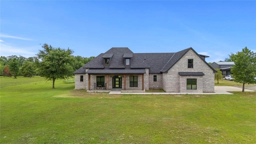 Photo of 416094 E 1170 Road