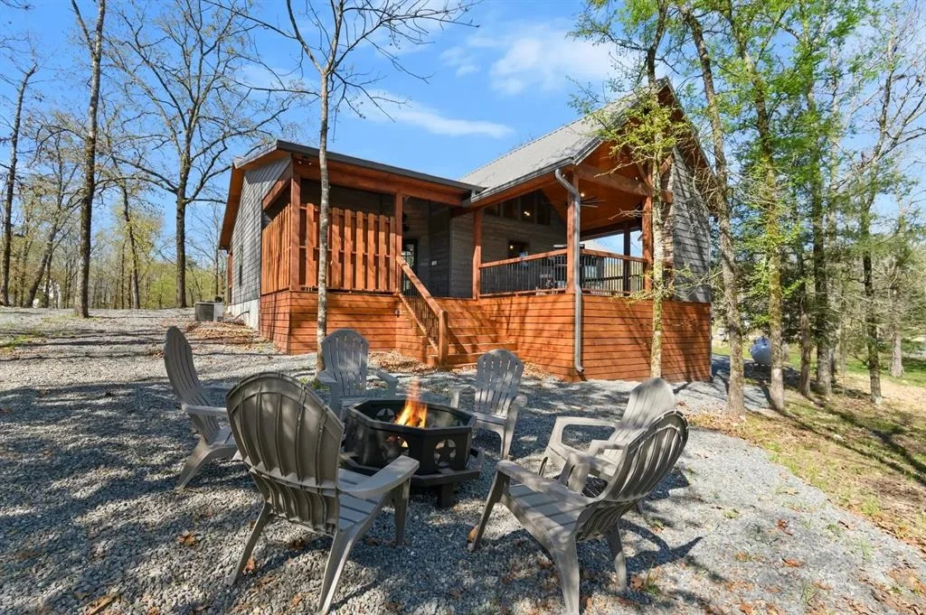 Photo of 772 Hickory Post Road