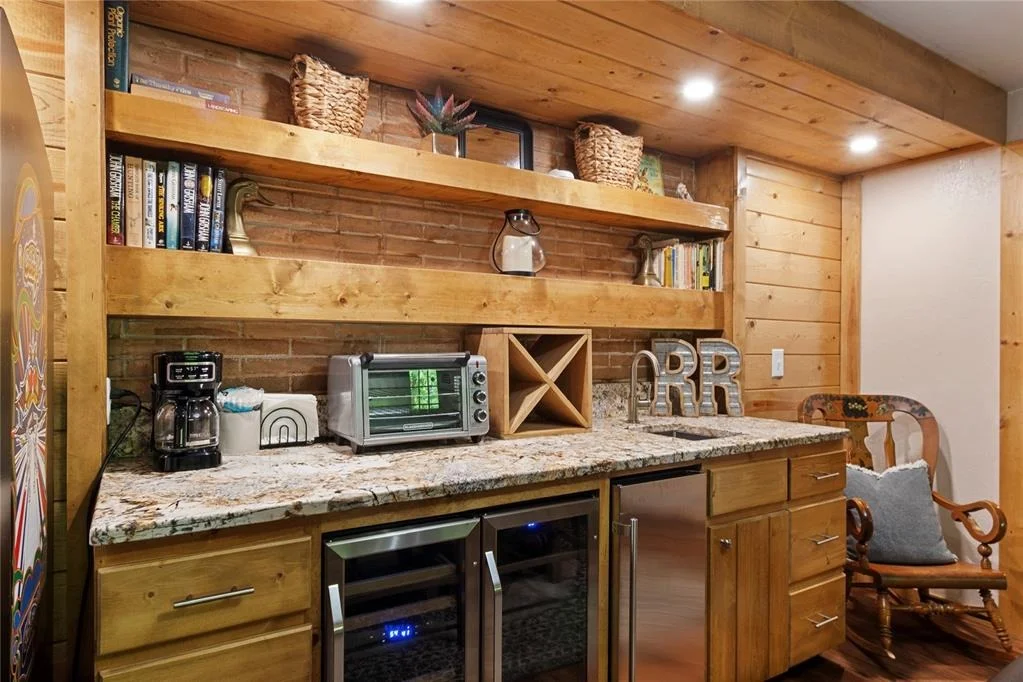 Photo of 868 Red Fox Road