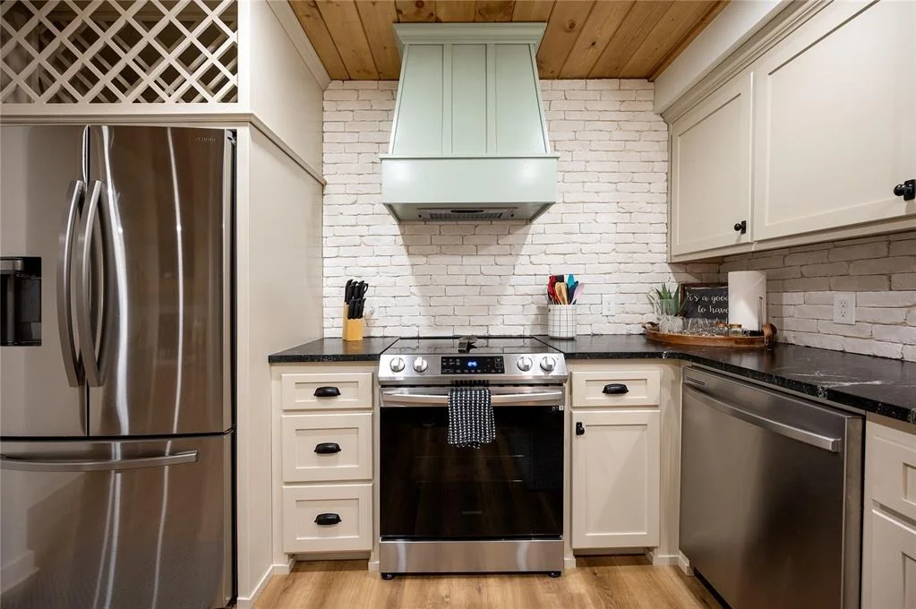 Photo of 655 Chinook Road