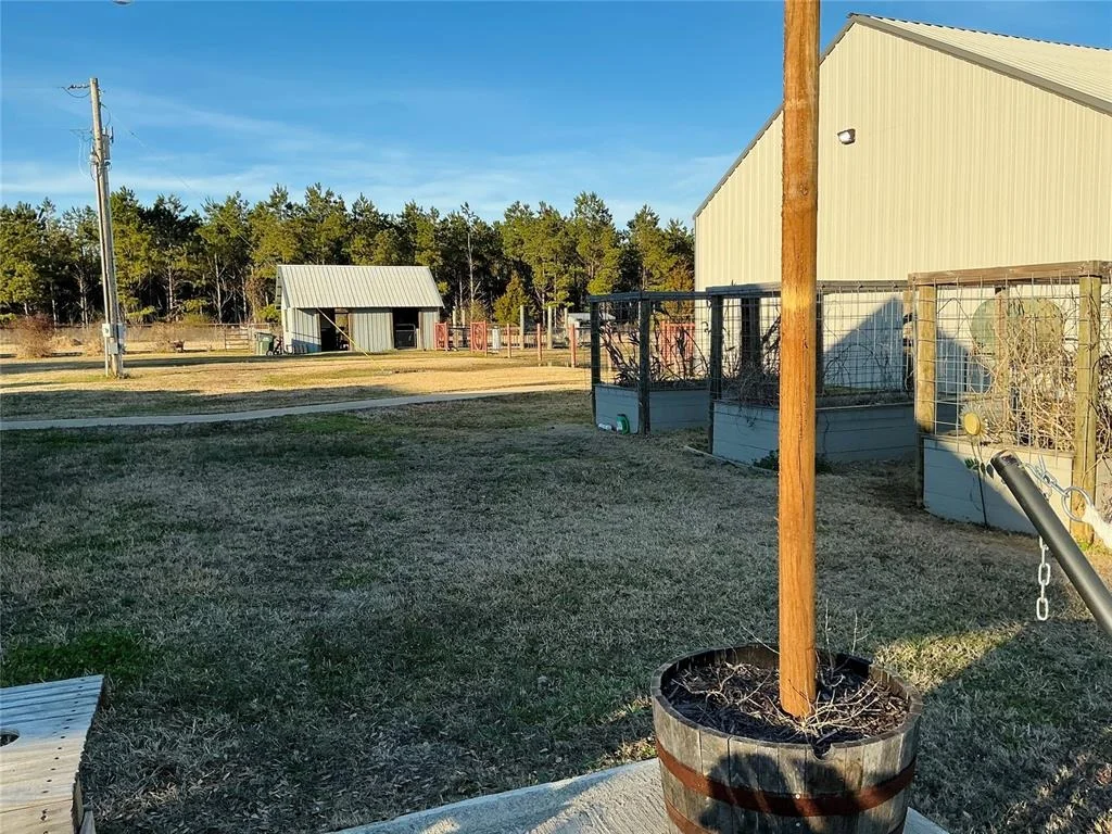 Photo of 868 N Living Land Road