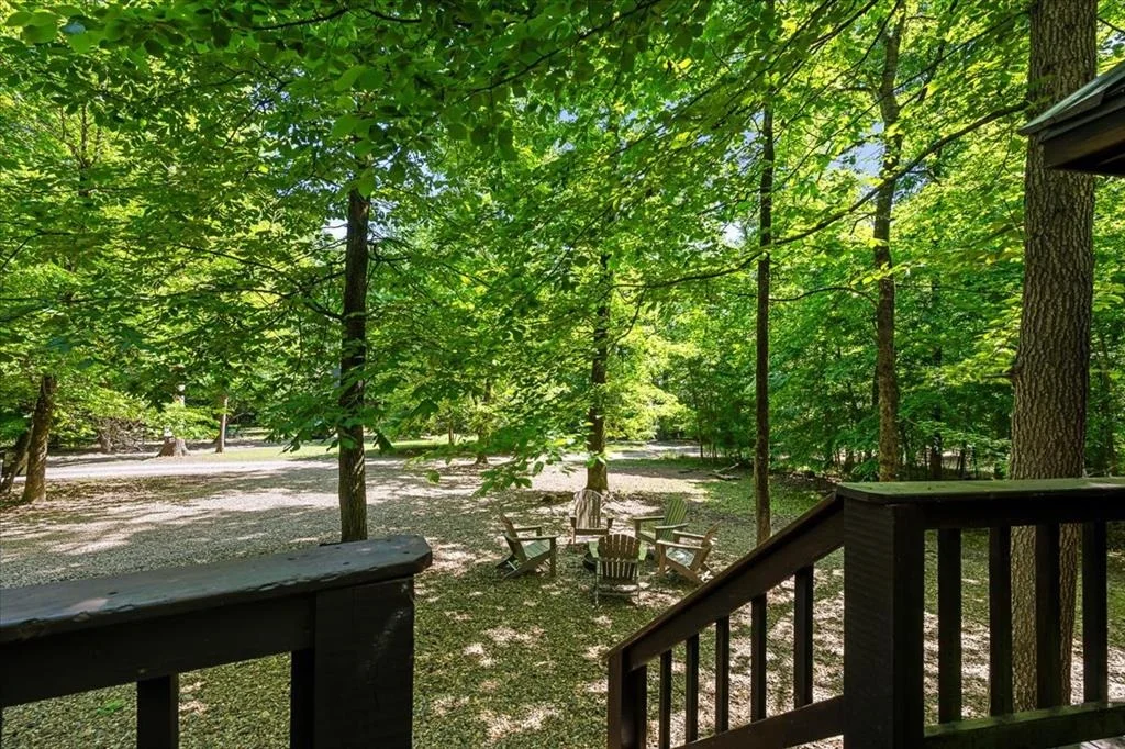 Photo of 107 Lost Oaks Trail