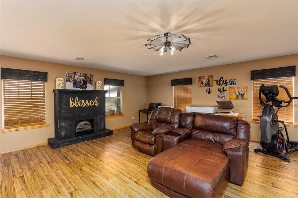 Photo of 409748 E 1160 Road
