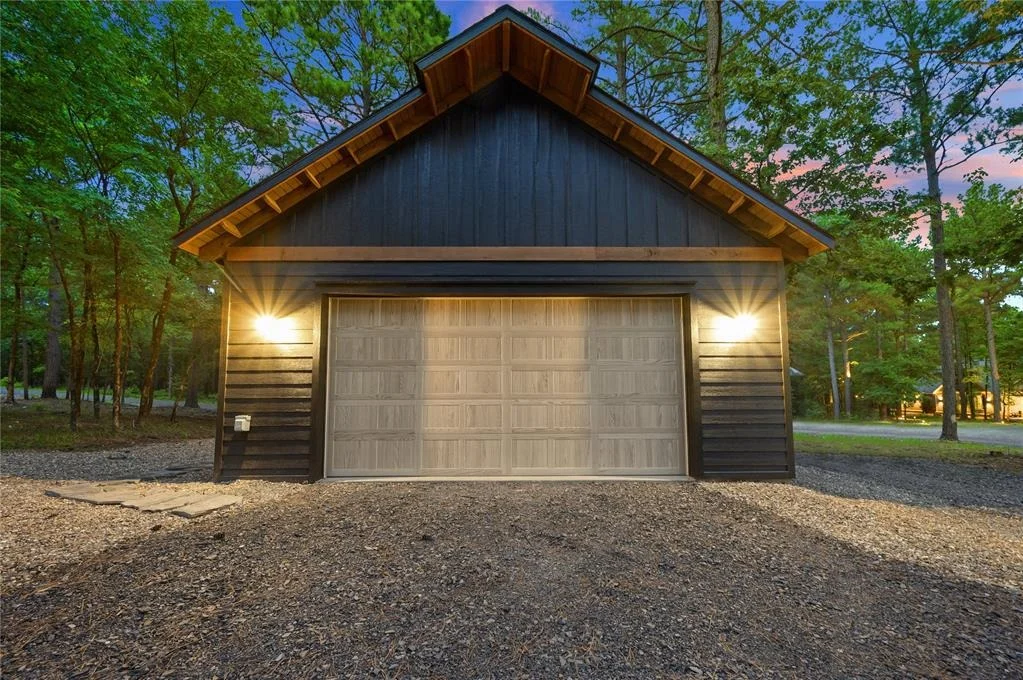 Photo of 590 Three Creeks Road