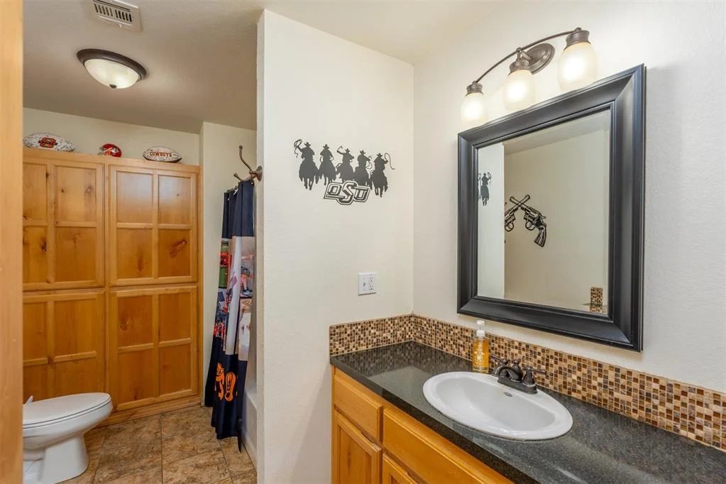 Photo of 409748 E 1160 Road