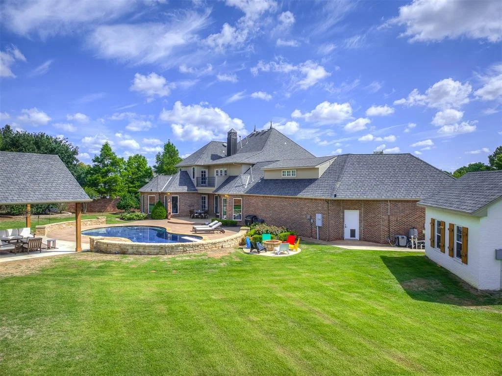 Photo of 18601 Wolf Creek Drive