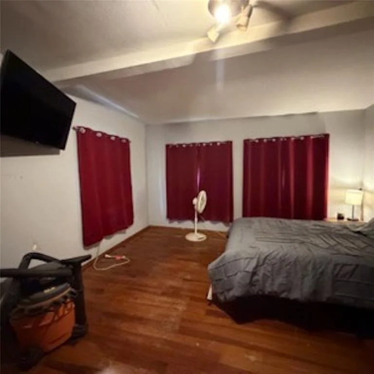 Photo of 103 E Sherry Lane
