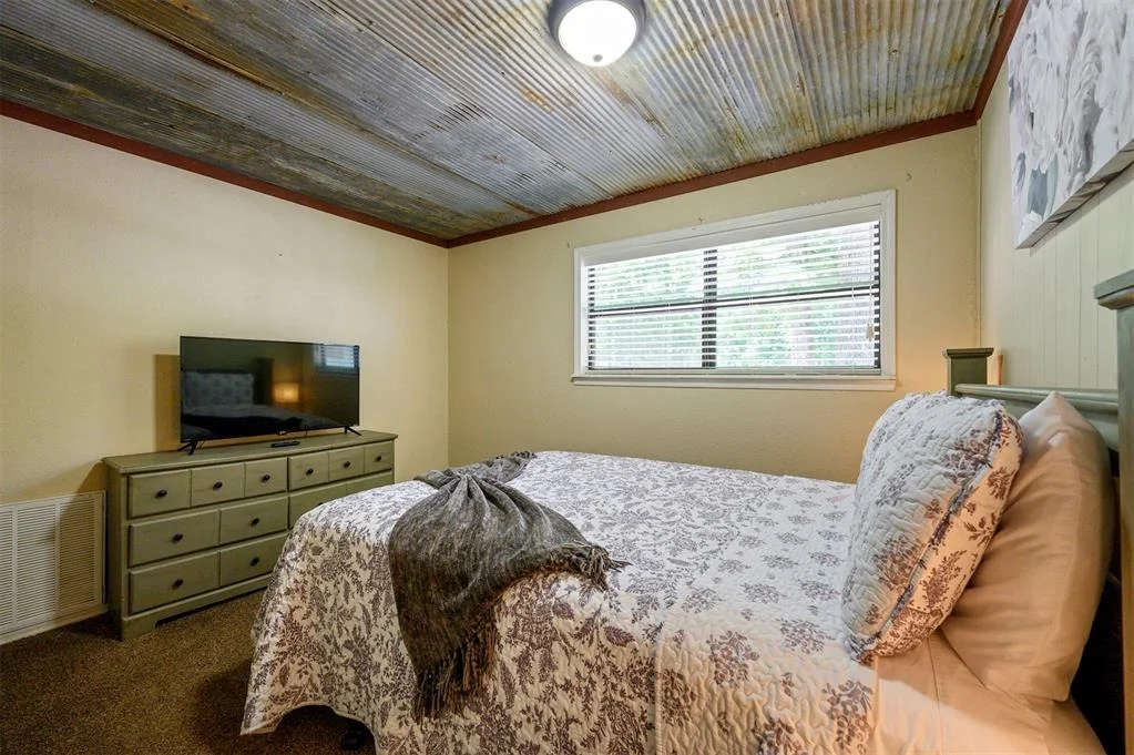 Photo of 263 Crooked Oaks Lane