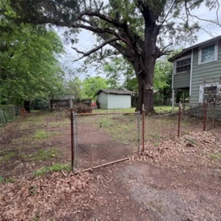 Photo of 103 E Sherry Lane
