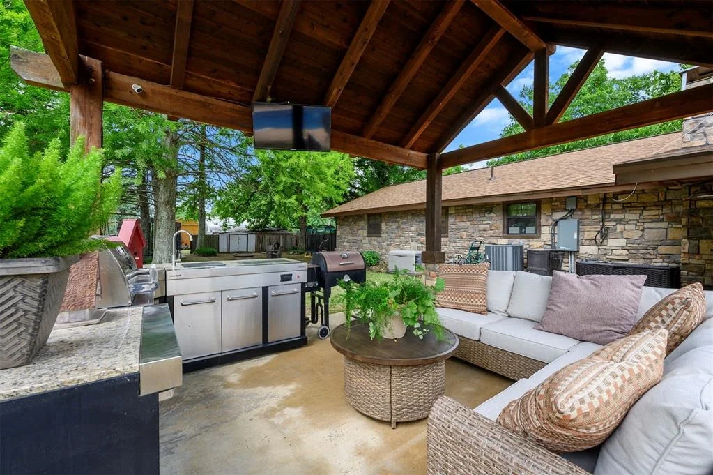 Photo of 2352 Pollard Road
