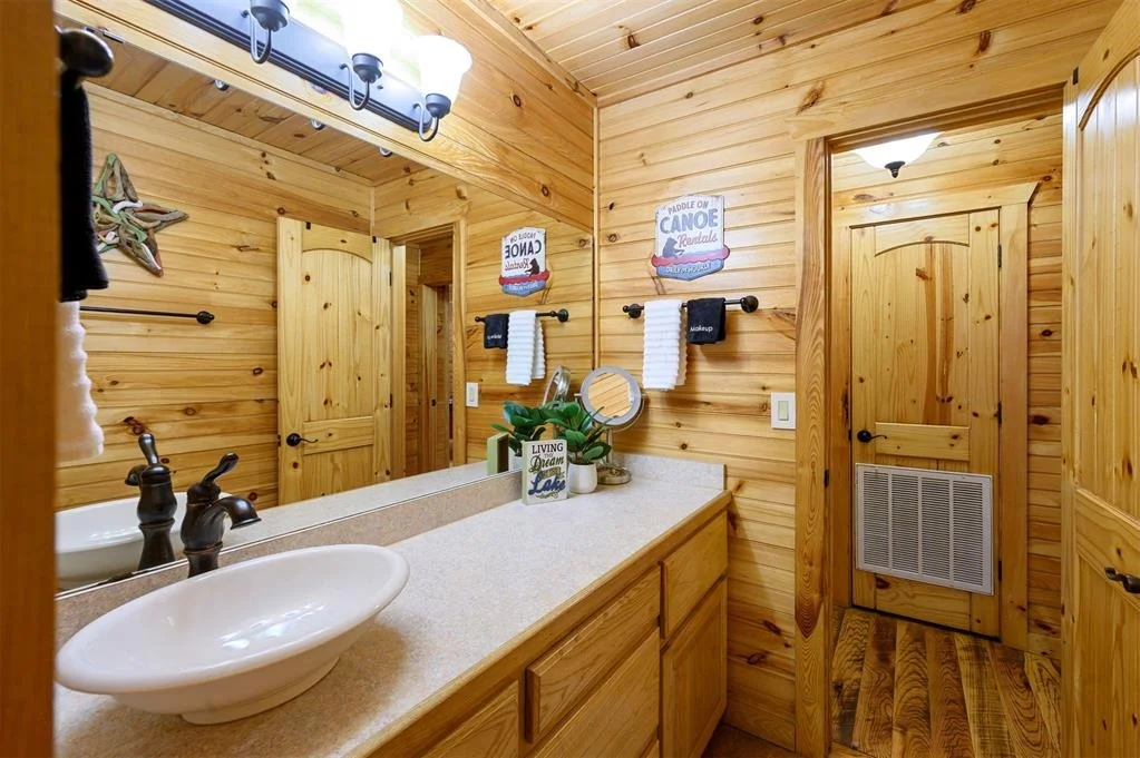Photo of 680 Chinook Road
