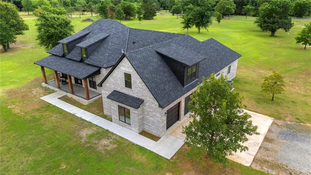 Photo of 416094 E 1170 Road