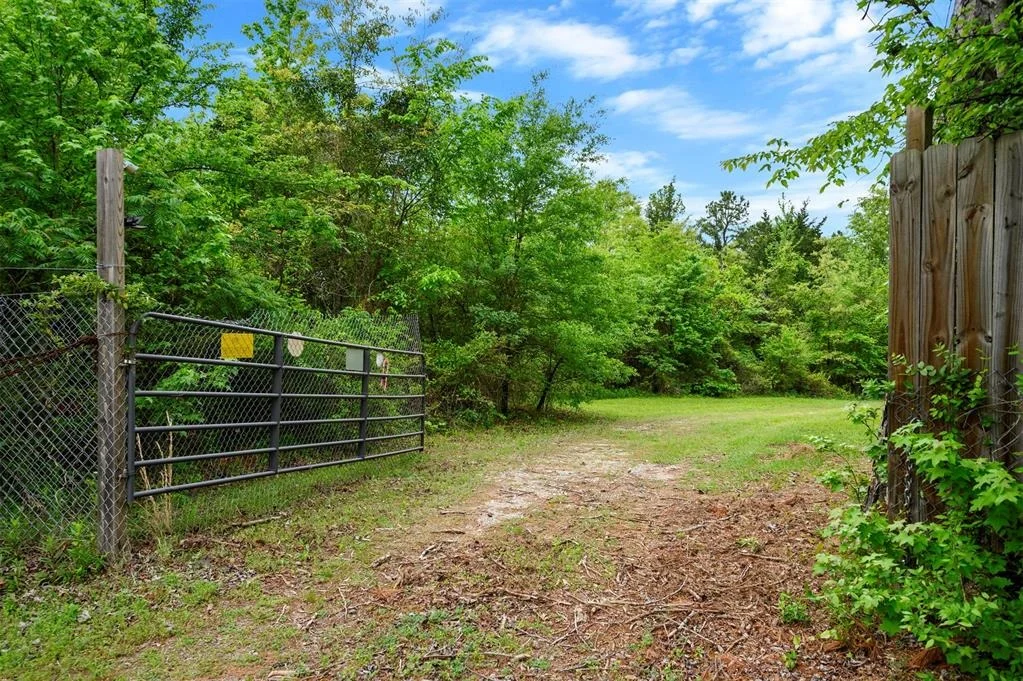Photo of 728 Whipporwill Road