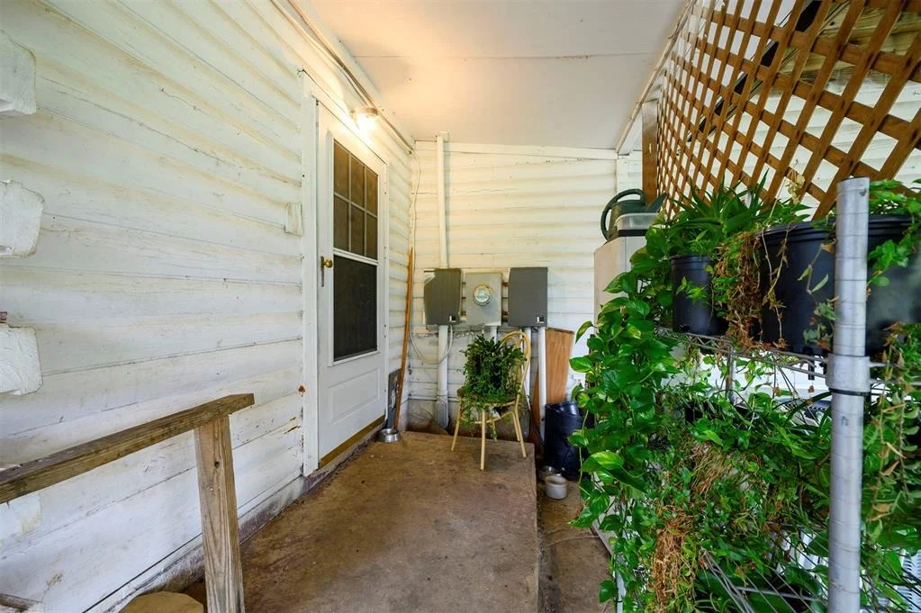 Photo of 1037 River Bluff Road
