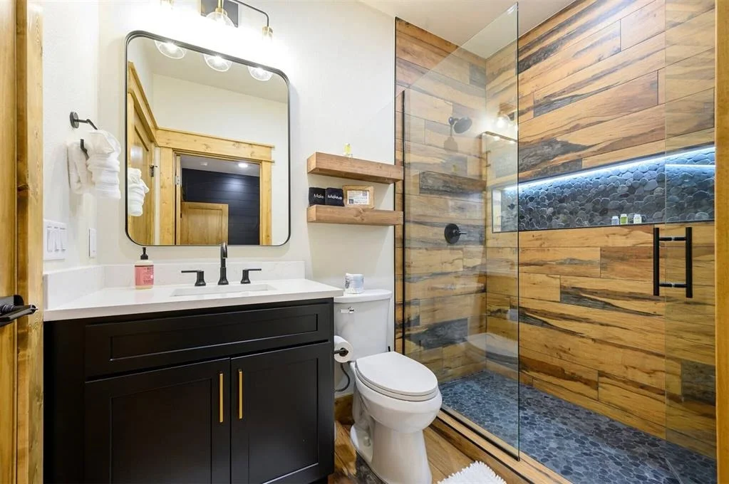 Photo of 590 Three Creeks Road