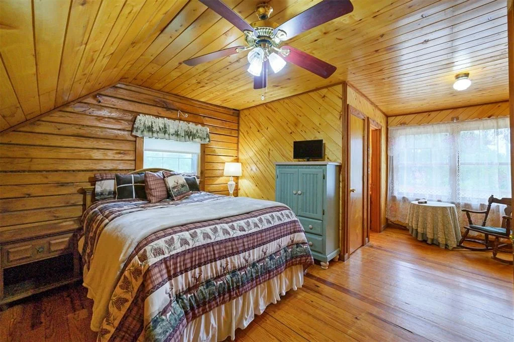 Photo of 1037 River Bluff Road