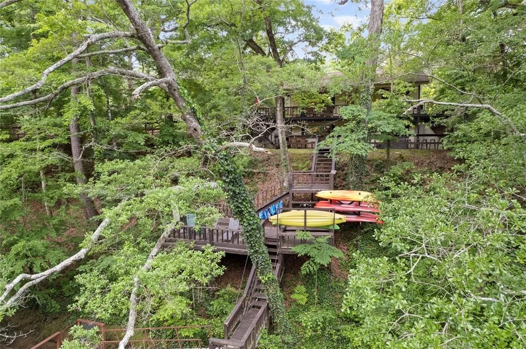 Photo of 868 Red Fox Road