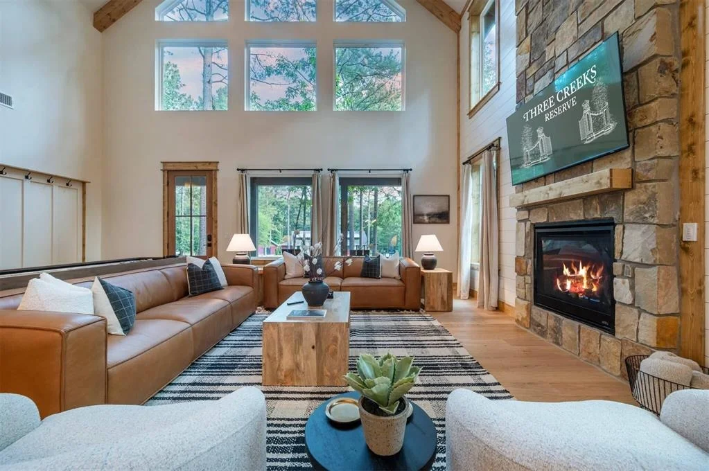 Photo of 590 Three Creeks Road