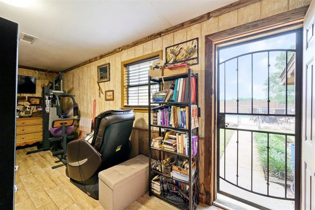Photo of 2352 Pollard Road