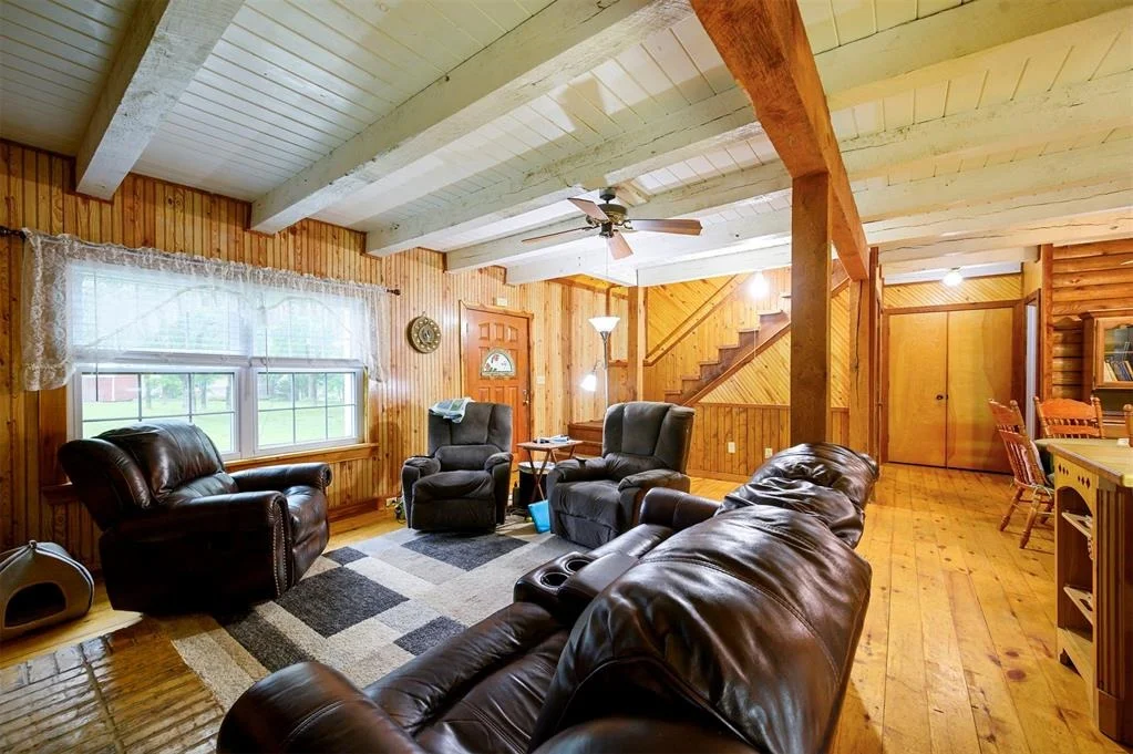Photo of 1037 River Bluff Road