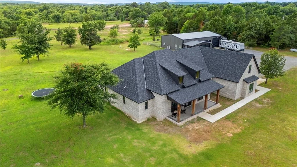 Photo of 416094 E 1170 Road