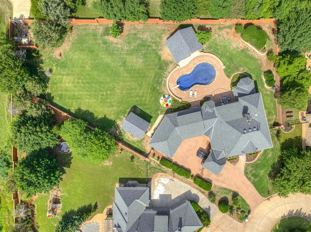Photo of 18601 Wolf Creek Drive