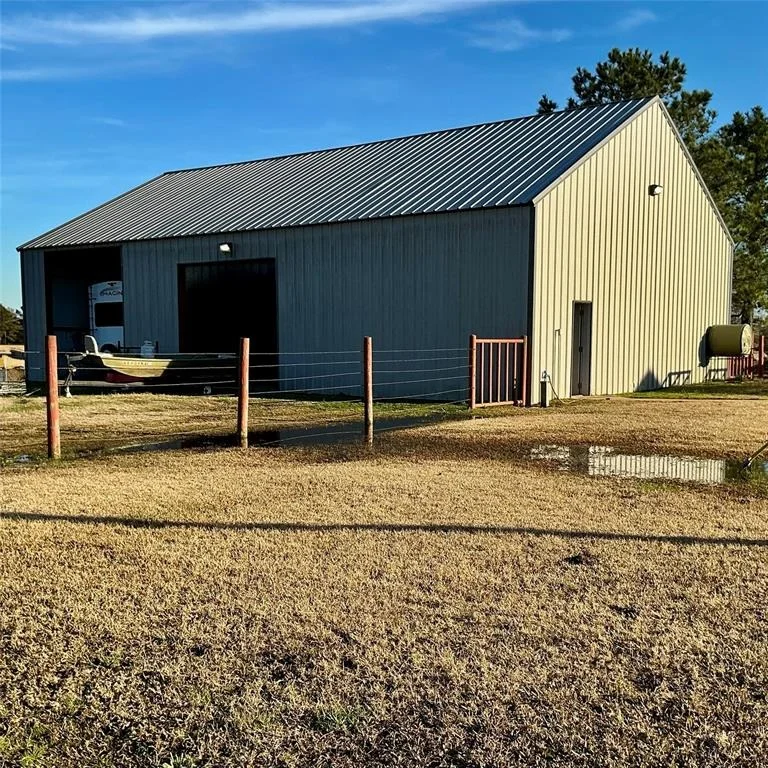 Photo of 868 N Living Land Road