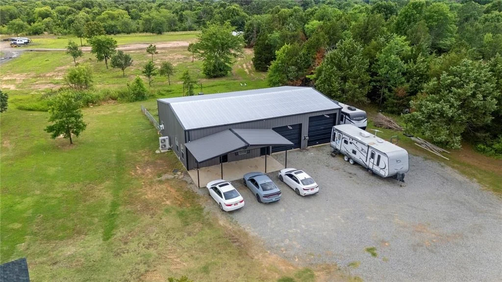 Photo of 416094 E 1170 Road