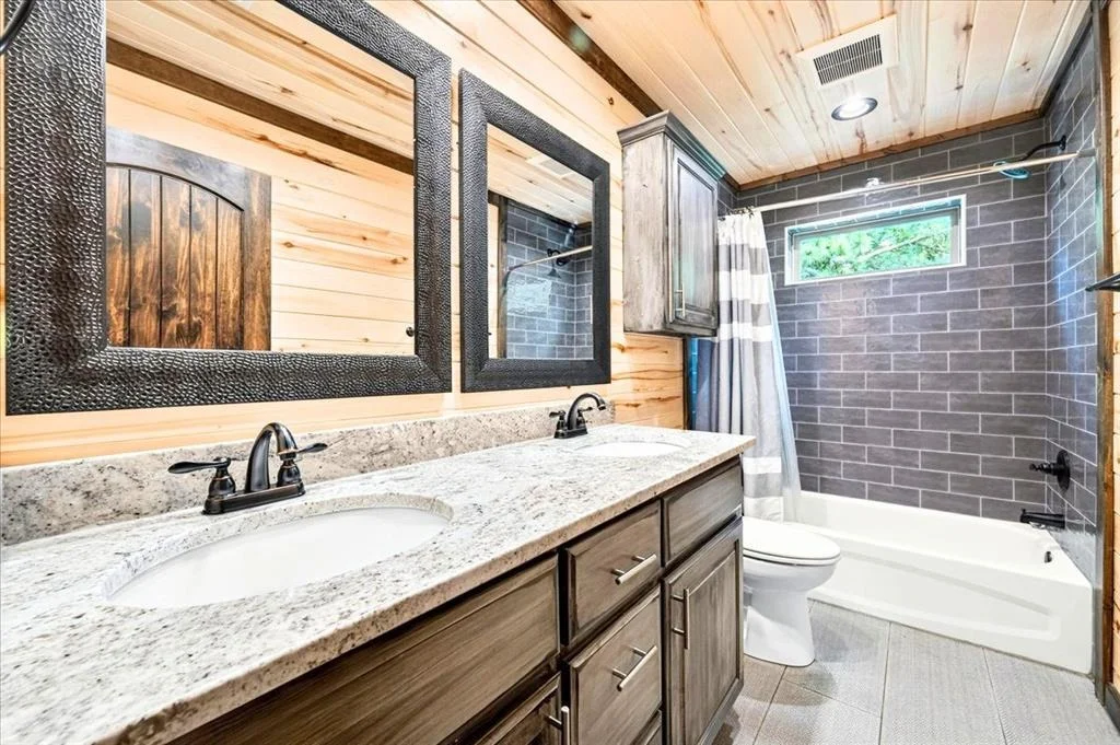 Photo of 32 Hickory Leaf Trail