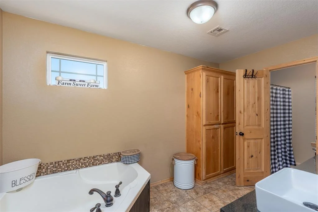 Photo of 409748 E 1160 Road